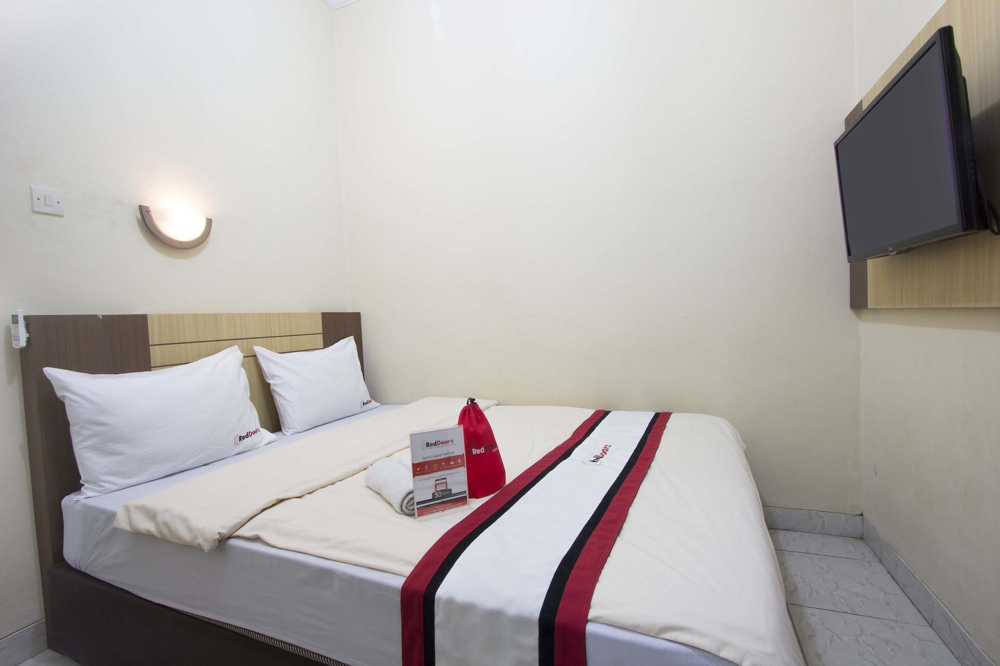 Reddoorz Plus Near Stadion Mandala Krida Yogyakarta Exterior foto